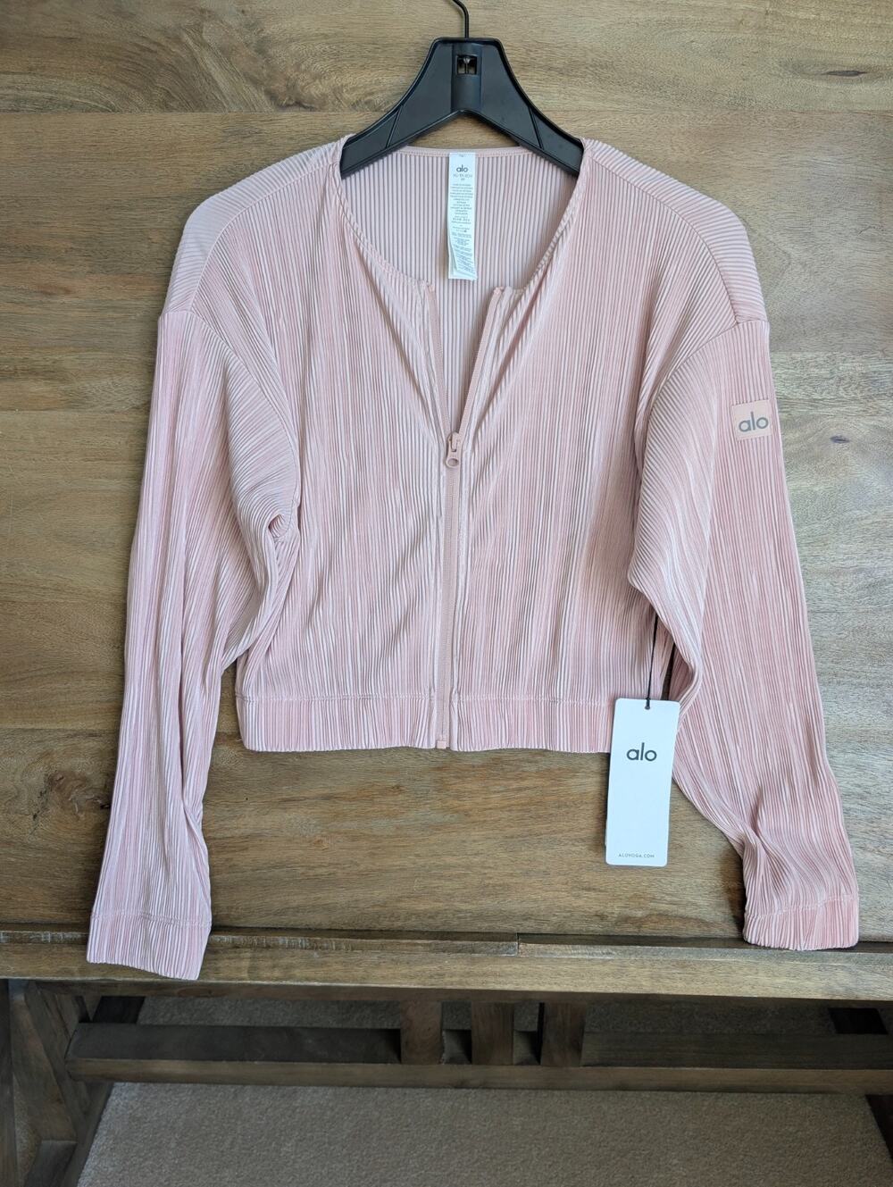 NWT Alo Yoga Cropped Micro Plisse Jacket Womens XS Pink Quartz Full Zip W4602R
